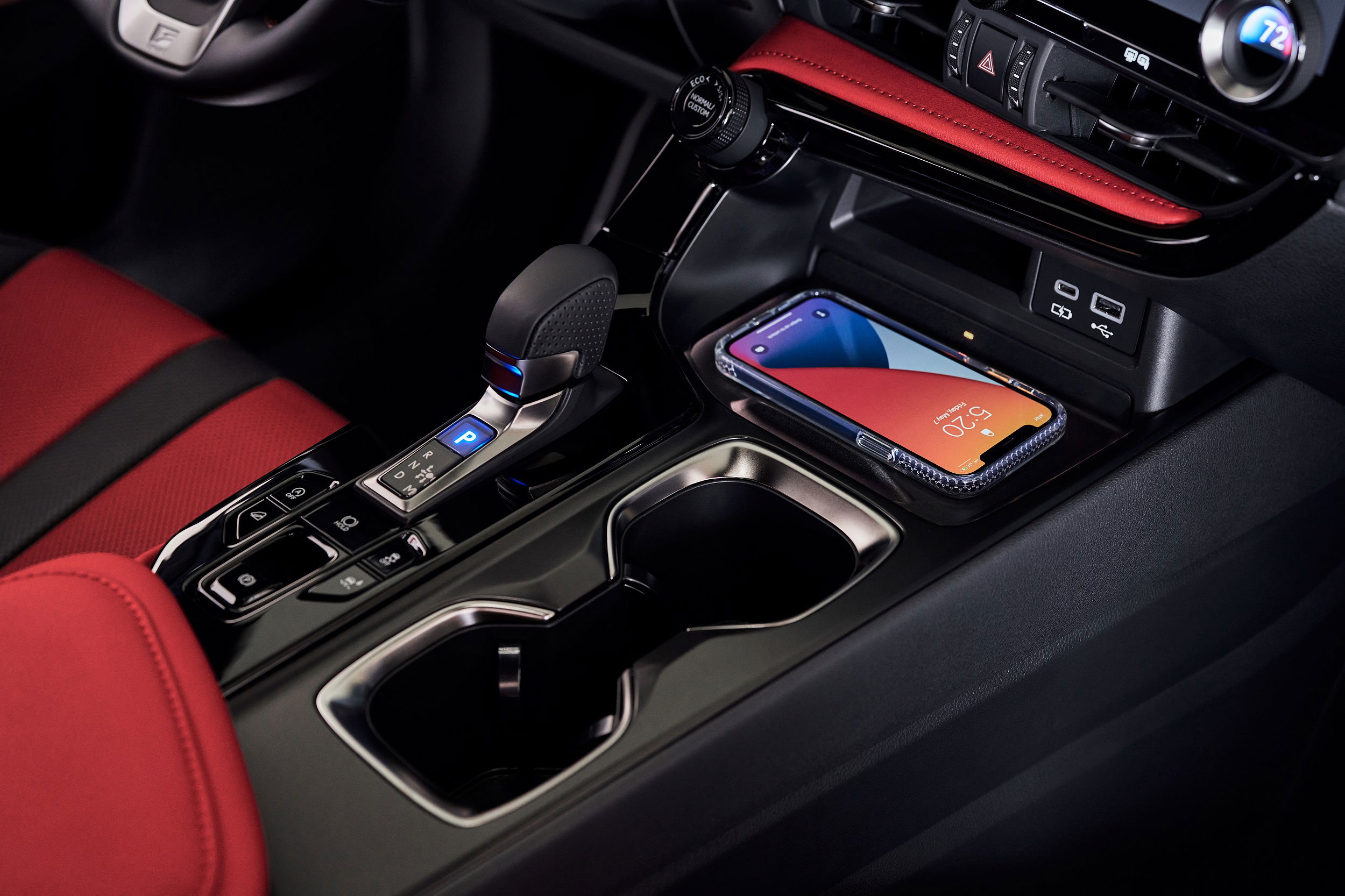 2025 Lexus NX 450h wireless charging.