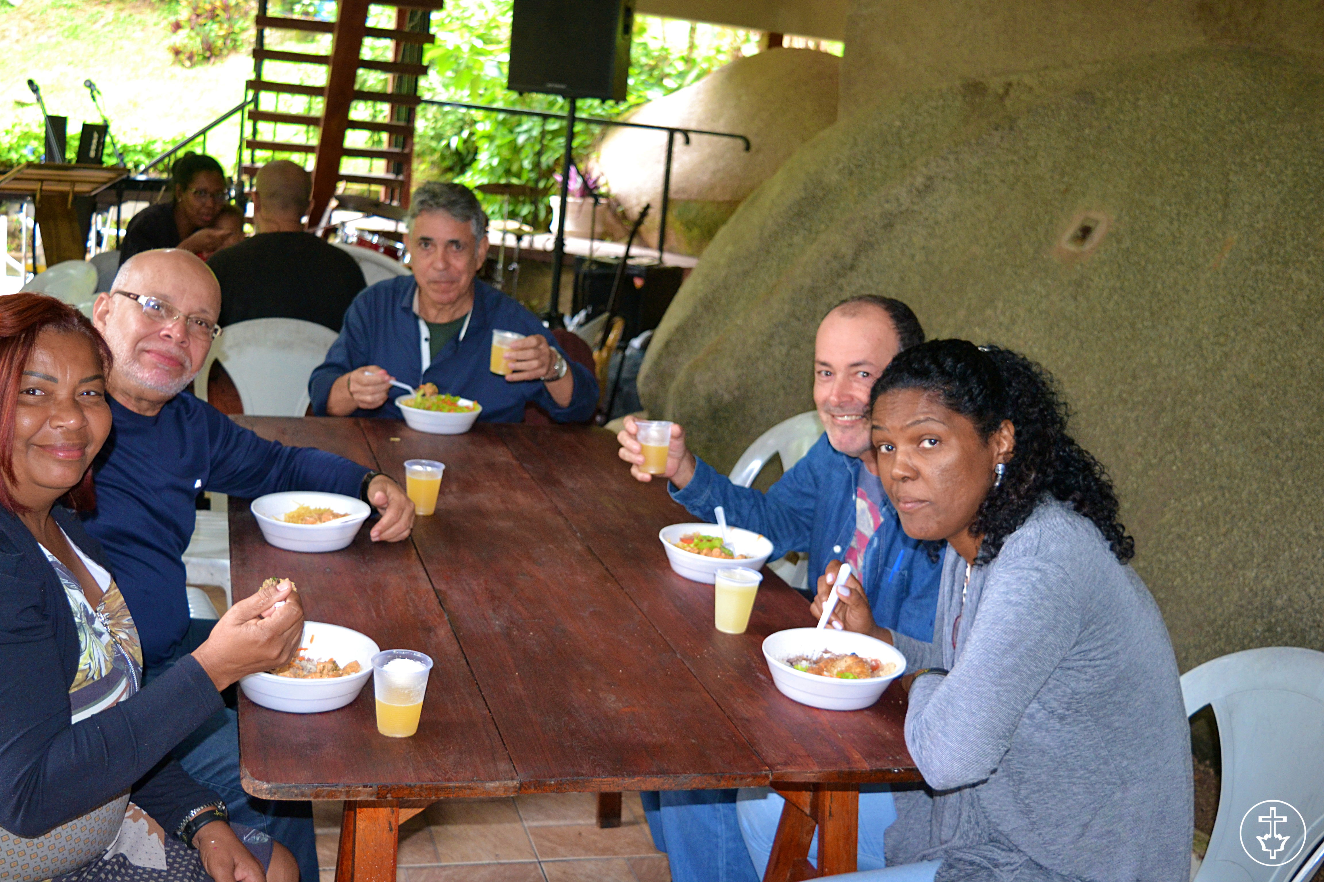 MEAL TIME - HUMMMMM!