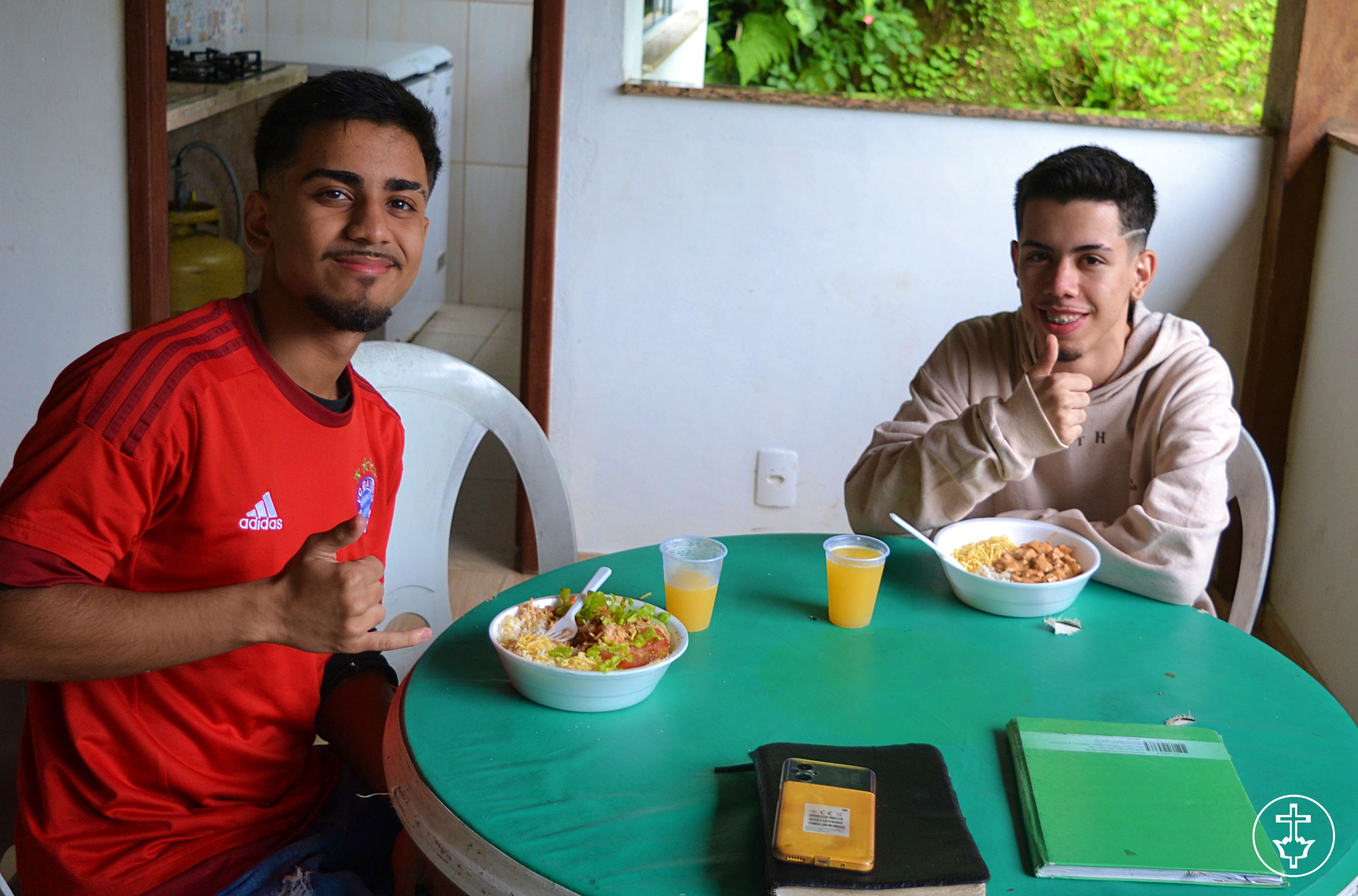 MEAL TIME - HUMMMMM!