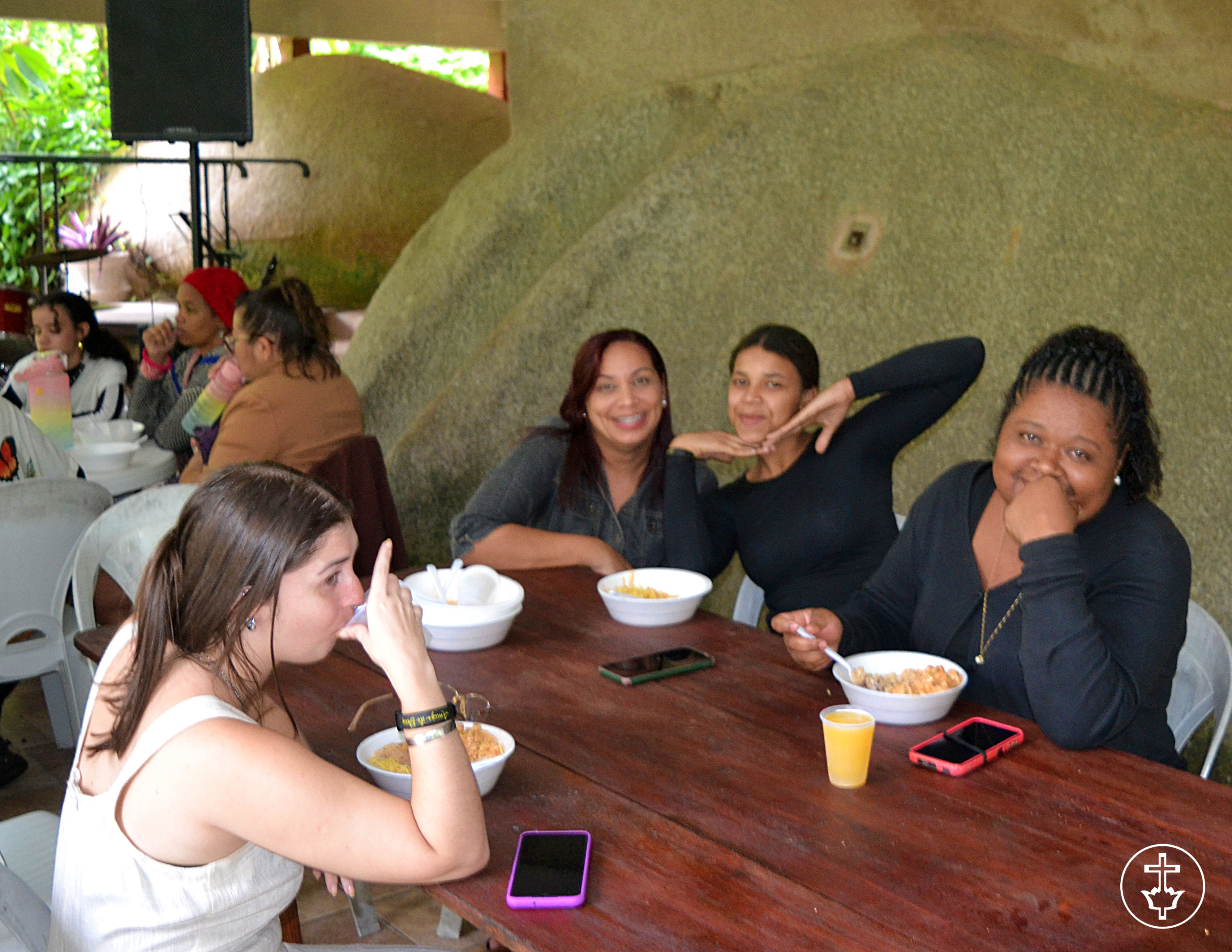 MEAL TIME - HUMMMMM!