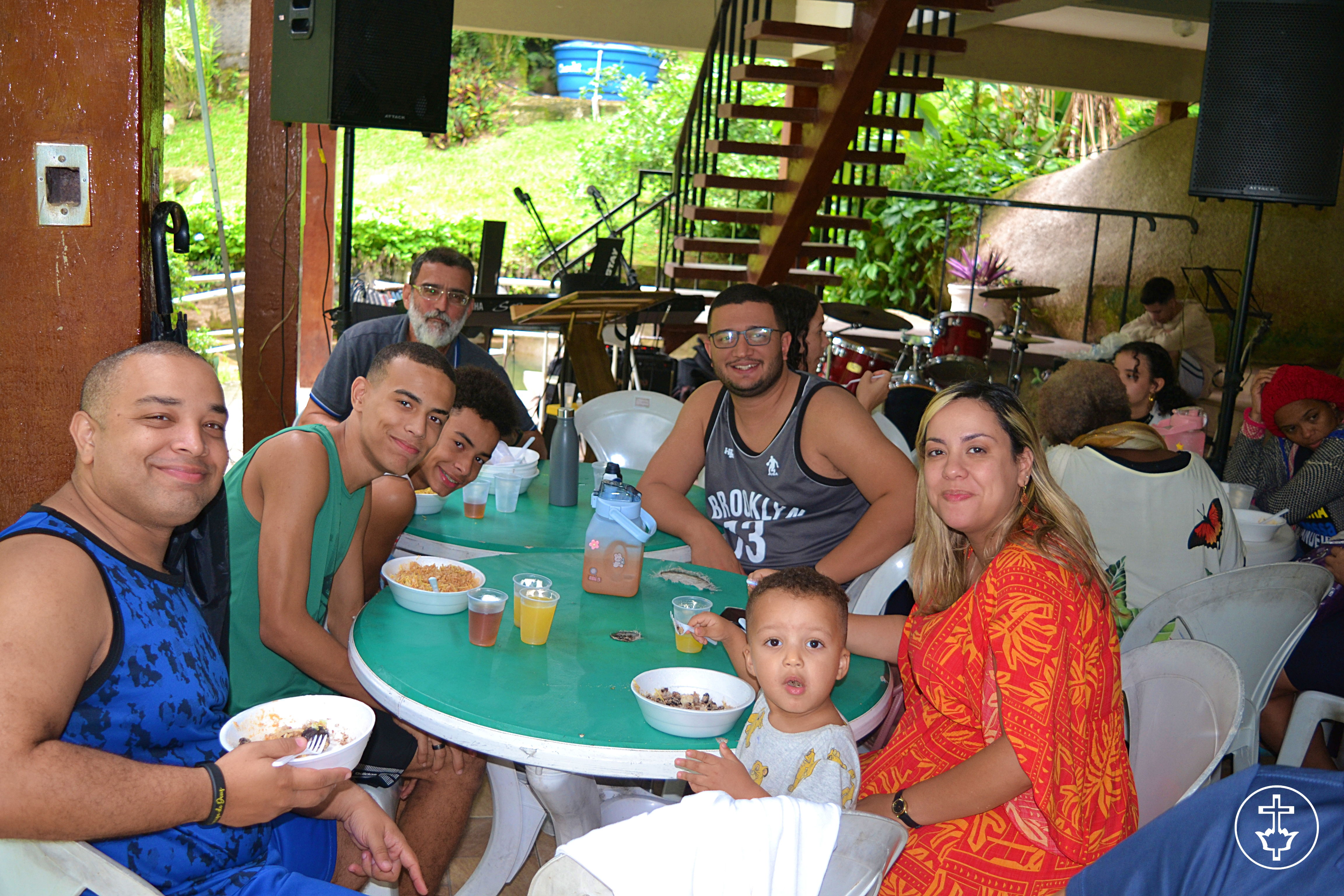 MEAL TIME - HUMMMMM!