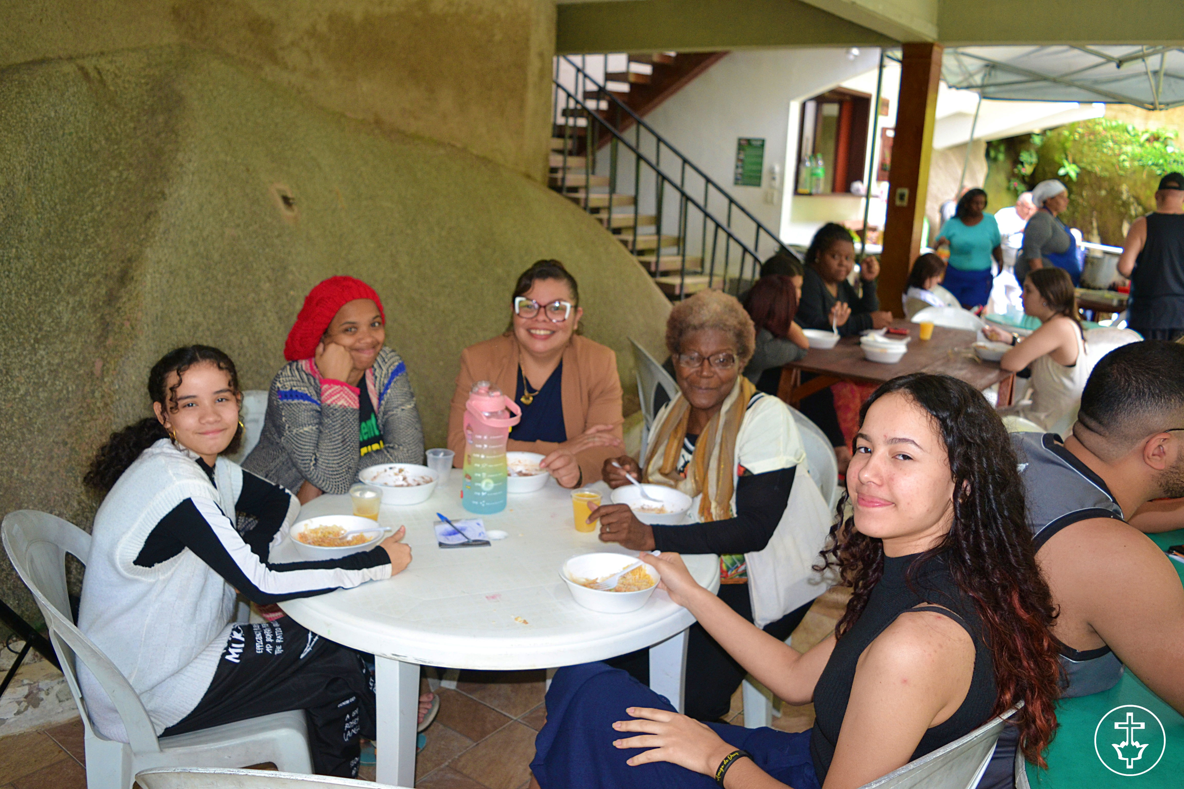 MEAL TIME - HUMMMMM!