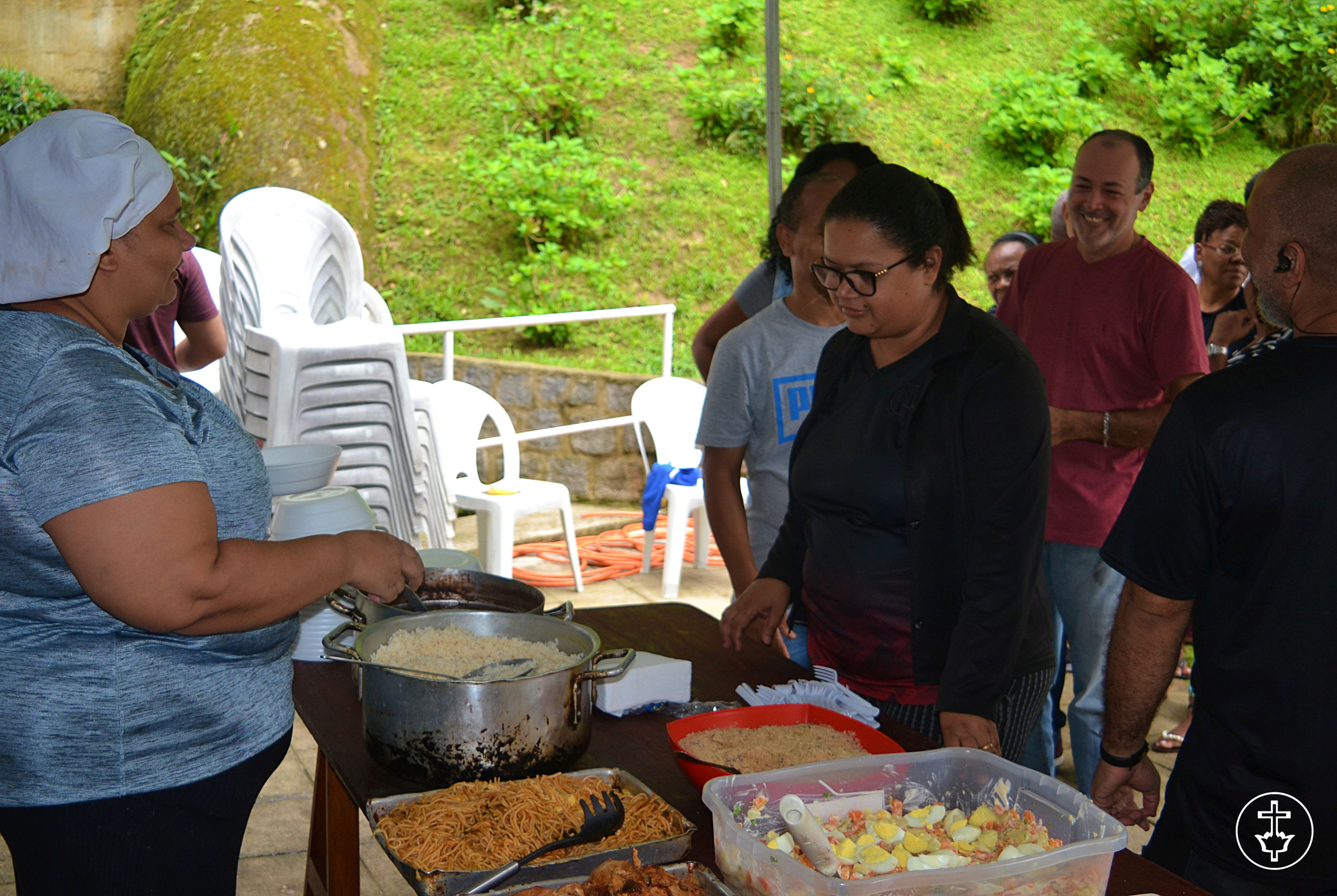 MEAL TIME - HUMMMMM!