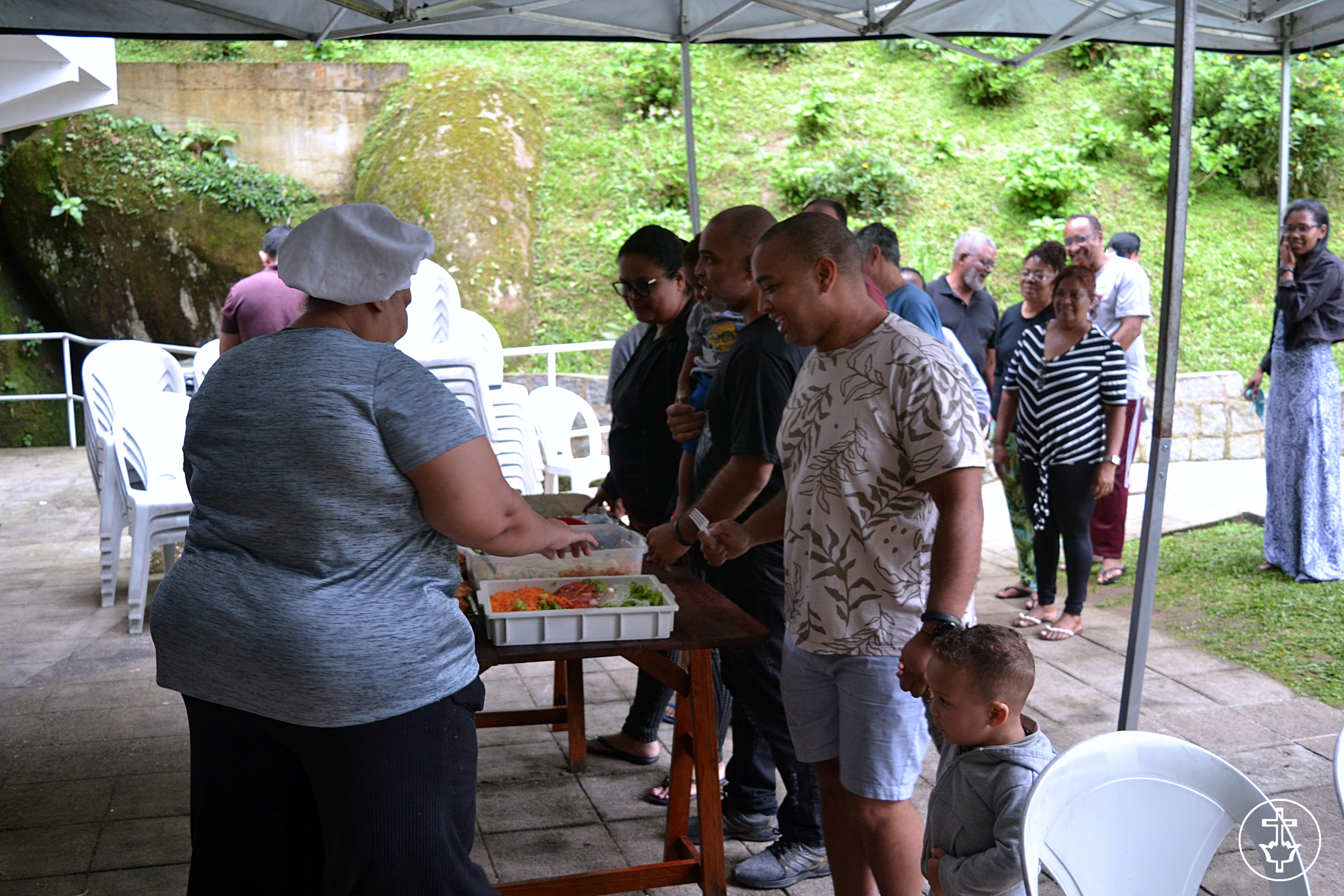 MEAL TIME - HUMMMMM!