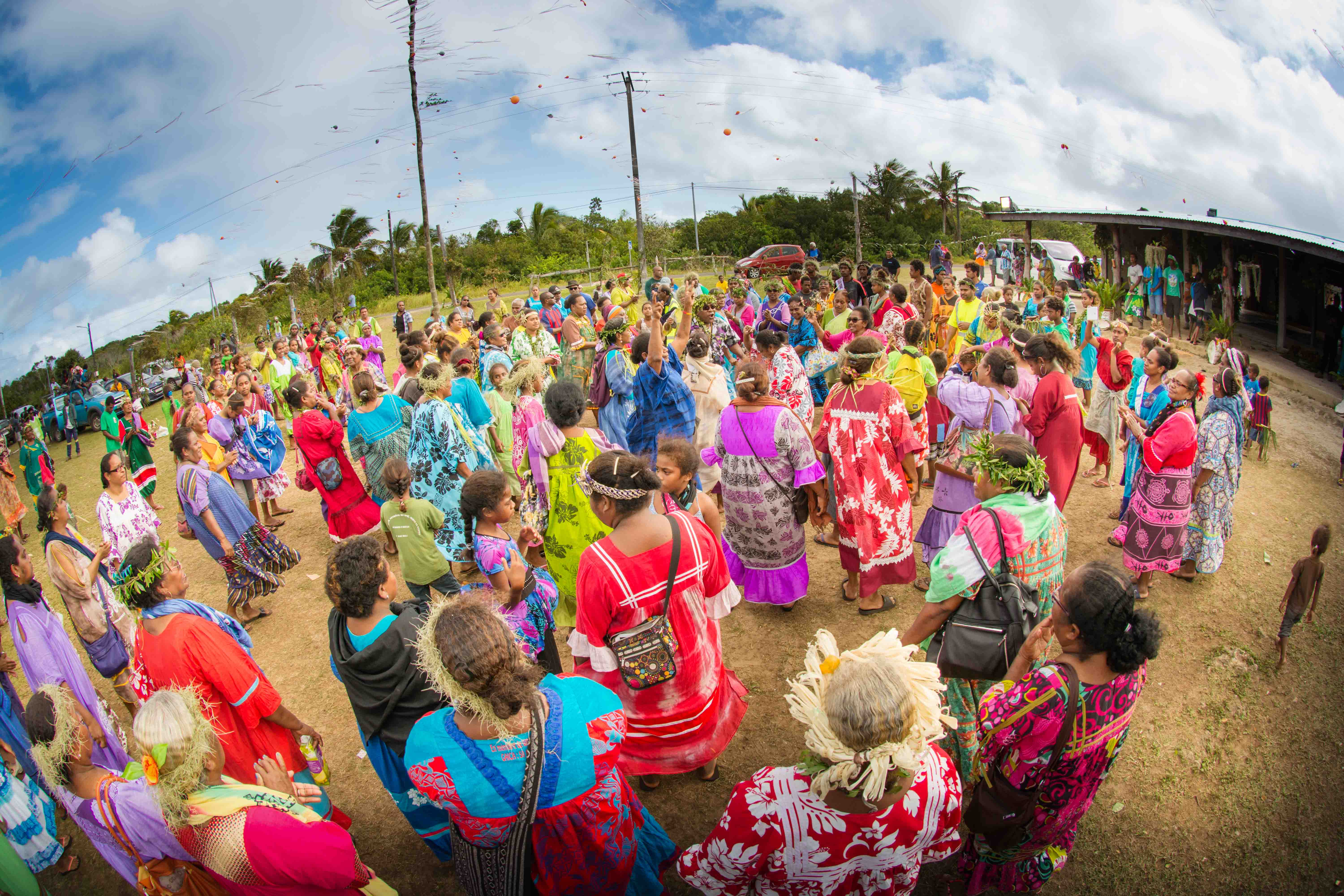 Una fascinante boda canaca: vibraciones tribales y amor trascendente en Drueulu.