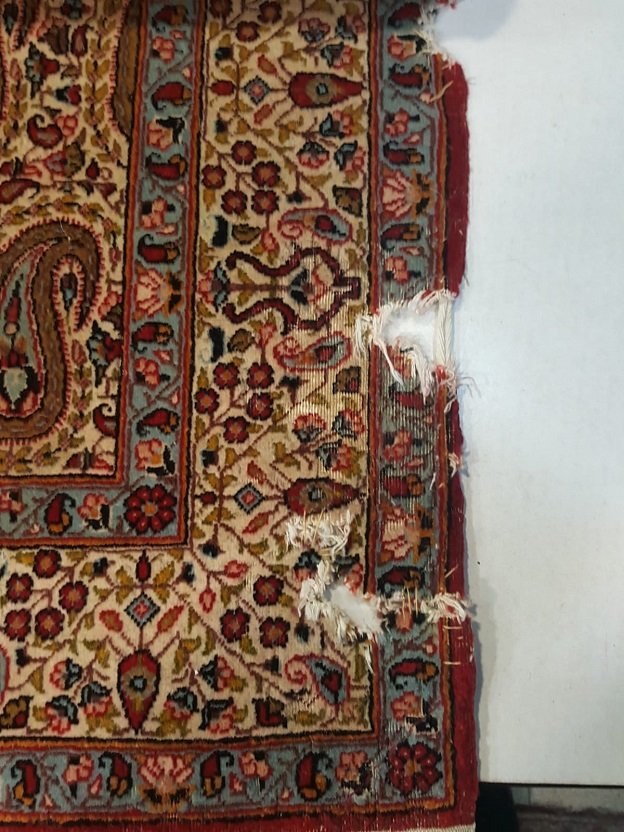 שטיח פרסי מסוג קום שאכלו עכברים