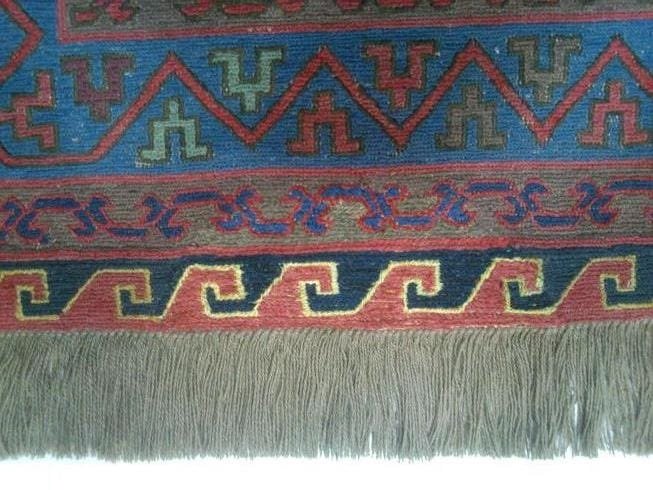 שטיח קילים סומק קווקזי עתיק לאחר מילוי אומנותי