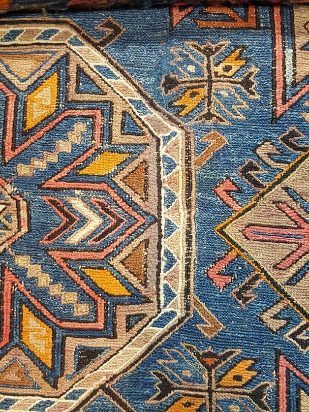 שטיח קילים סומק קווקזי עתיק אחרי תיקון אומנותי לשטיח