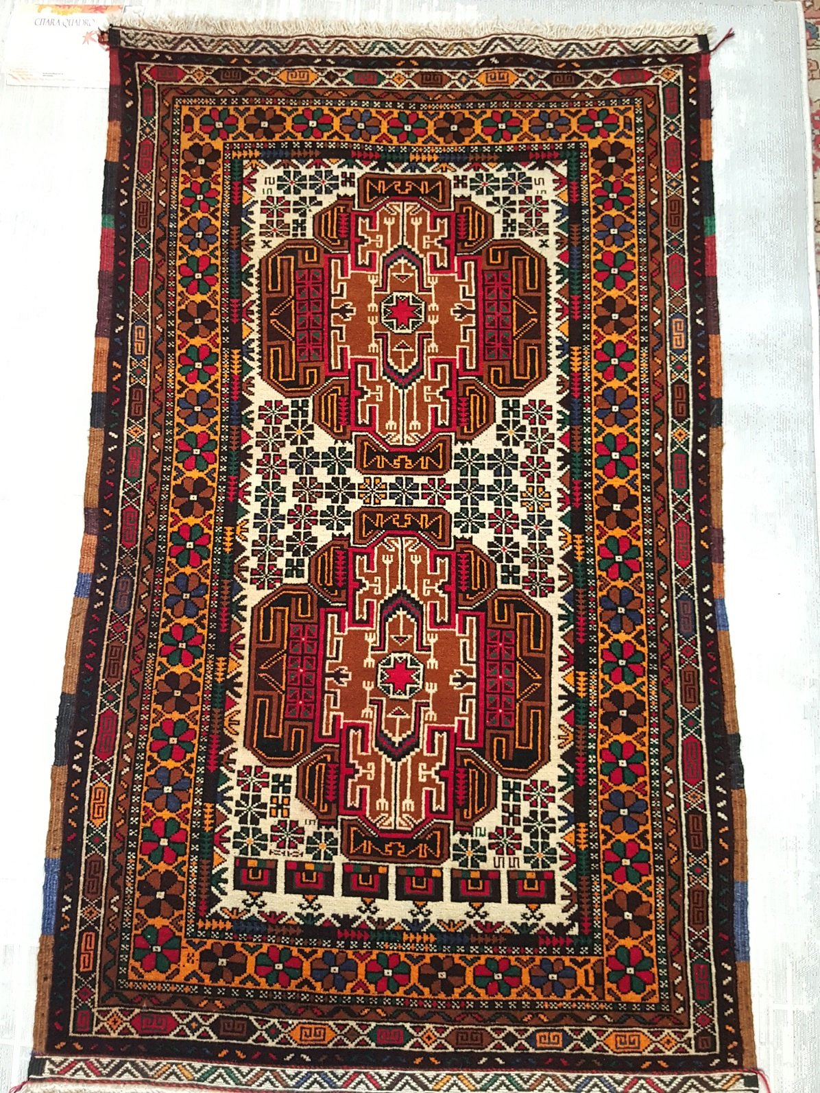 שטיח אפגני בלוץ  צפוף 2 מדליונים בהיר