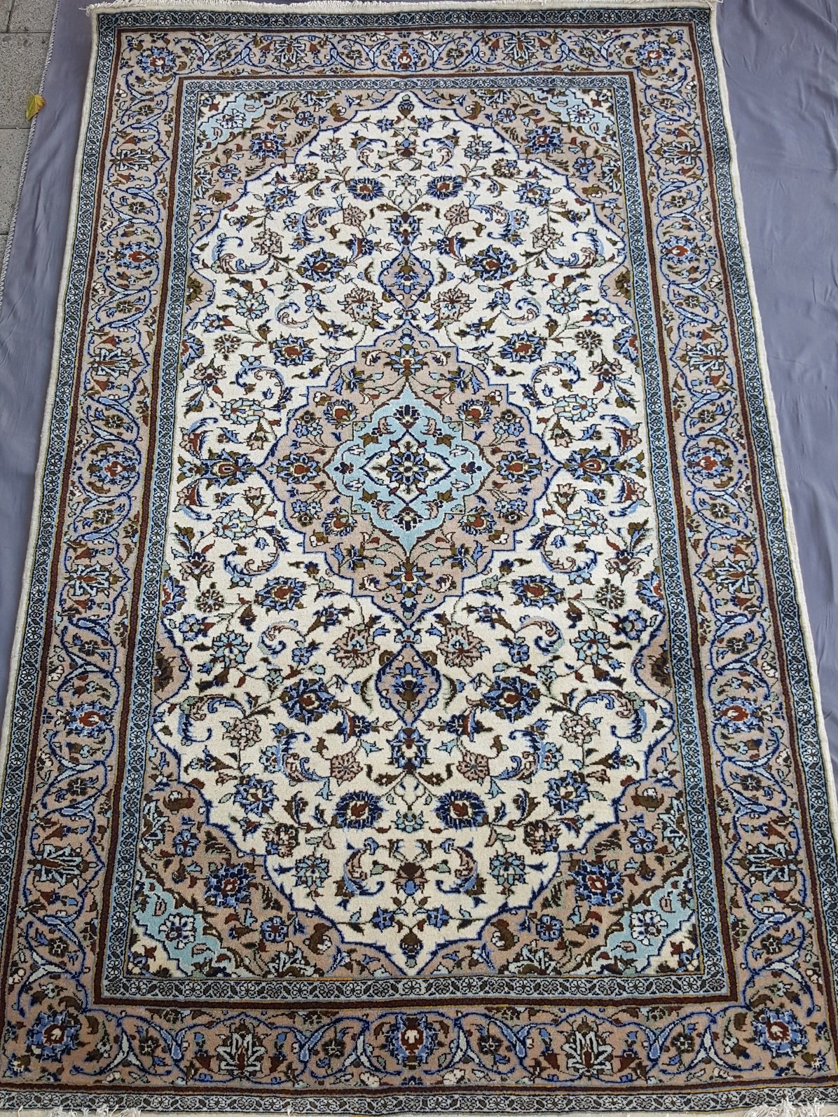 שטיח פרסי קשן בז 150-250
