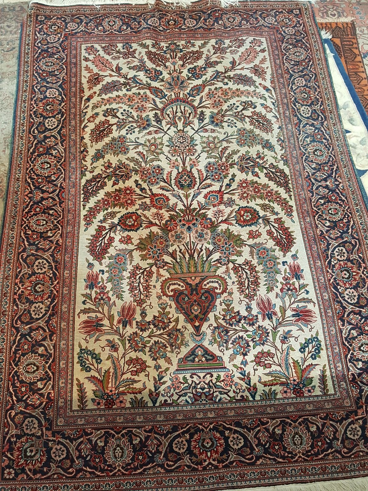 שטיח פרסי קשן עתיק עם משי