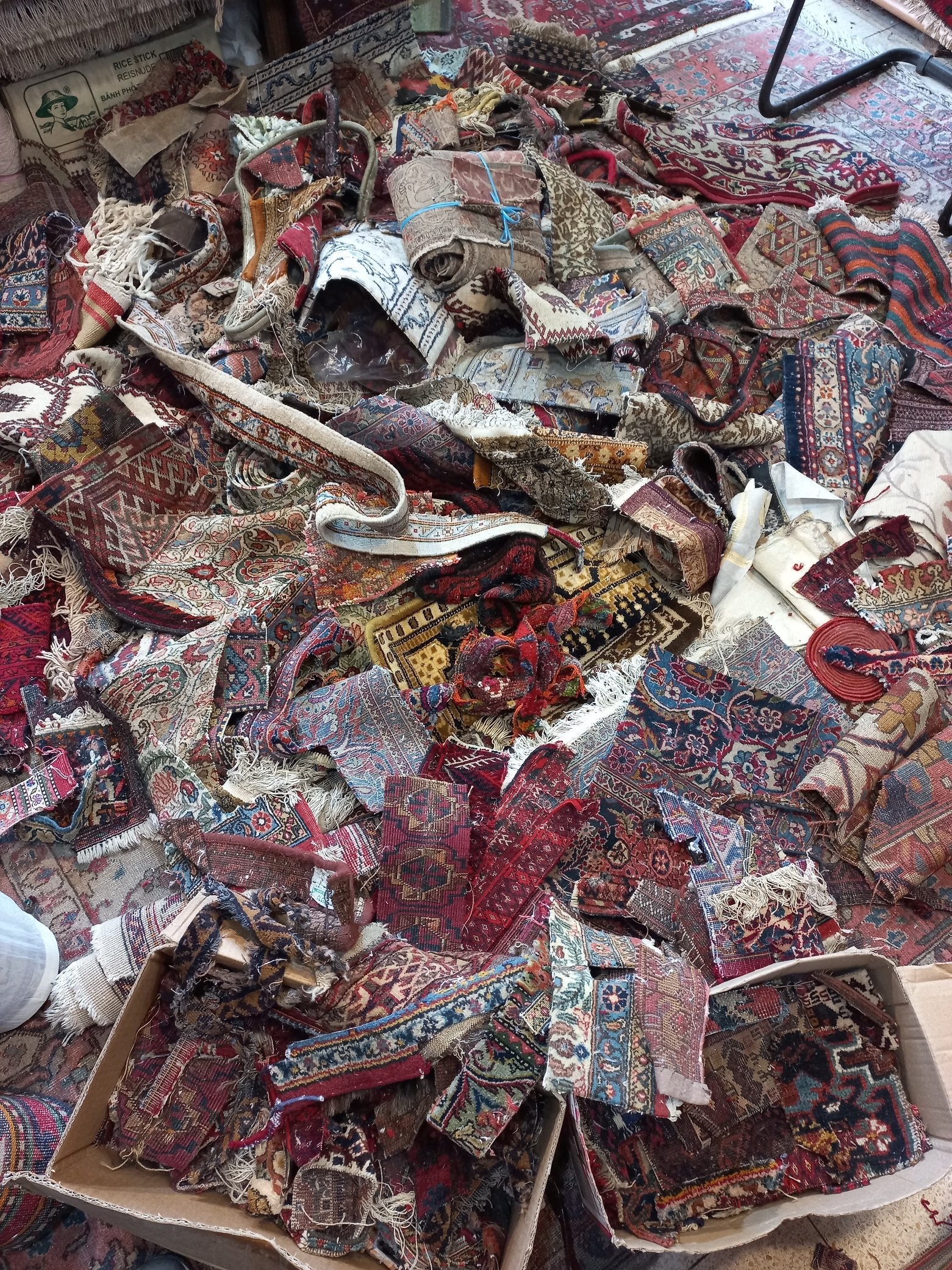 שאריות שטיחים לתיקון טלאי של שטיחים פרסיים
