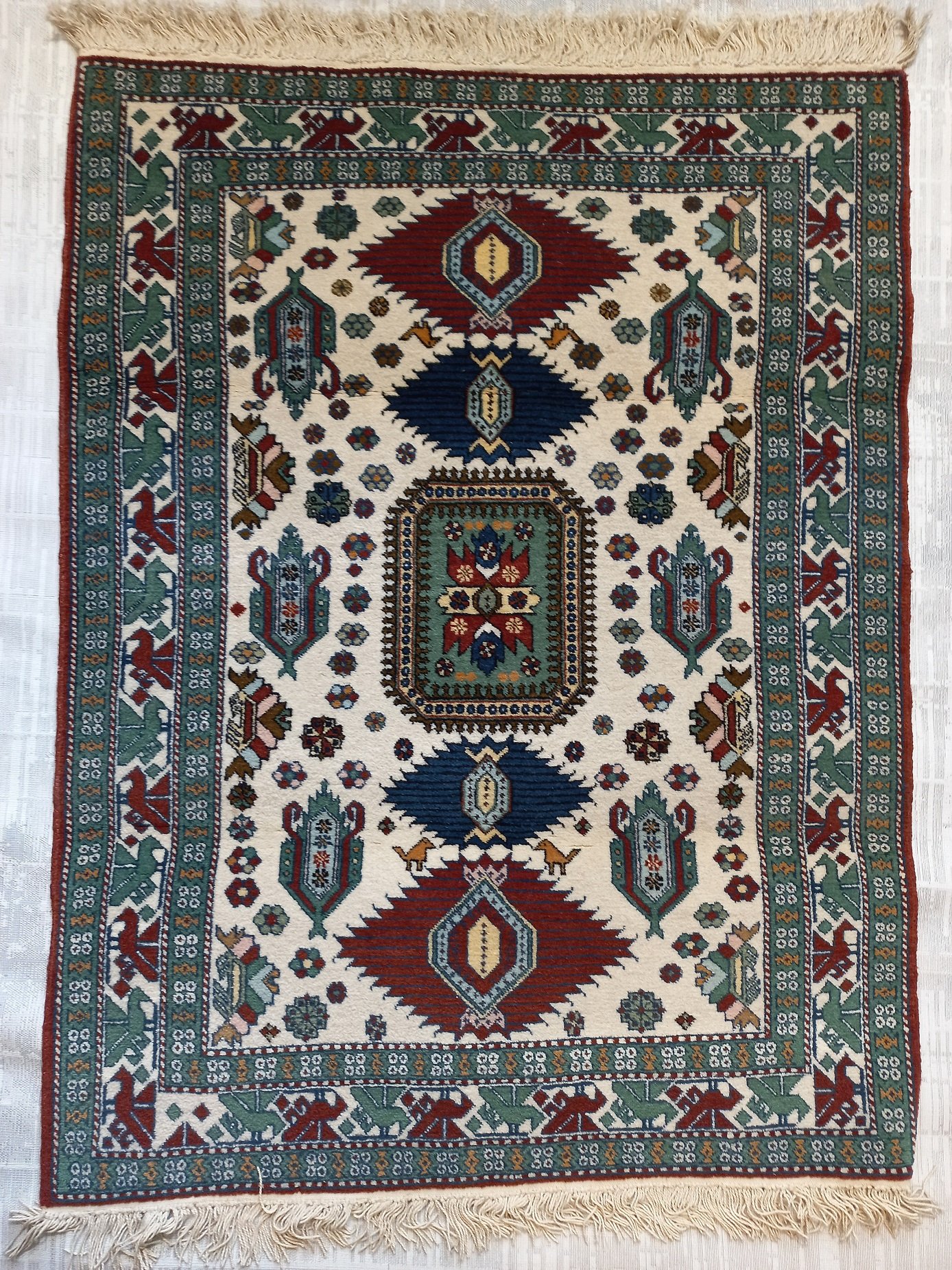 שטיח עבודת יד קווקזית