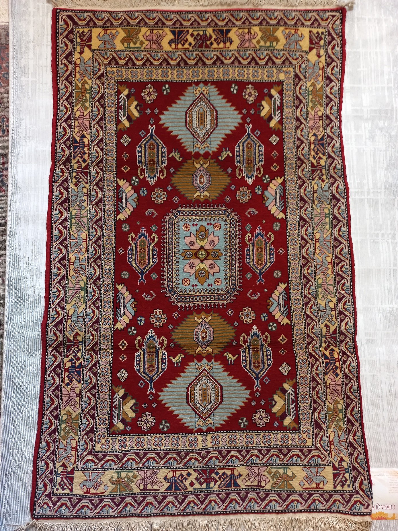 שטיח קווקזי עבודת יד אדום