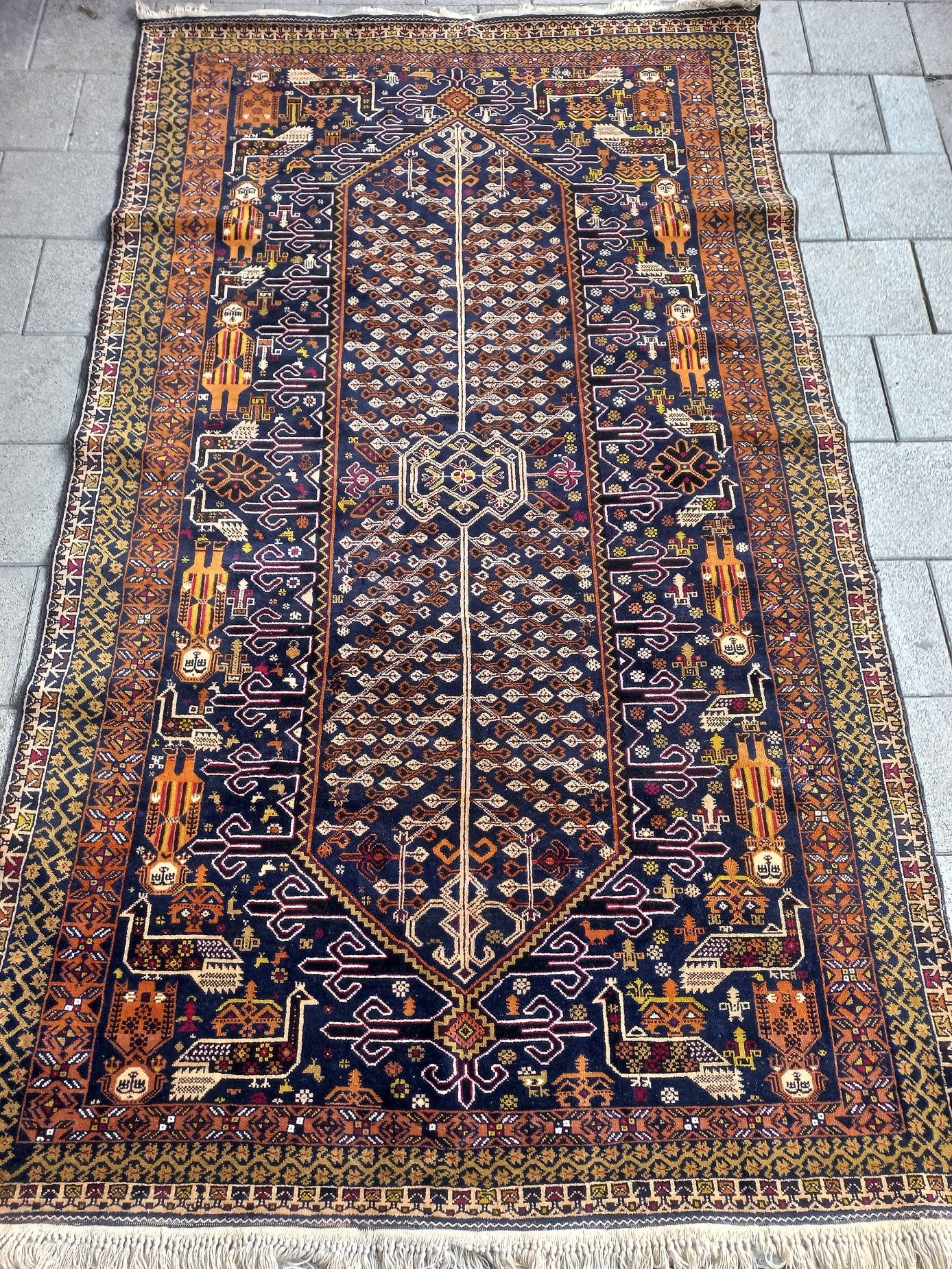 שטיח אפגני מיוחד