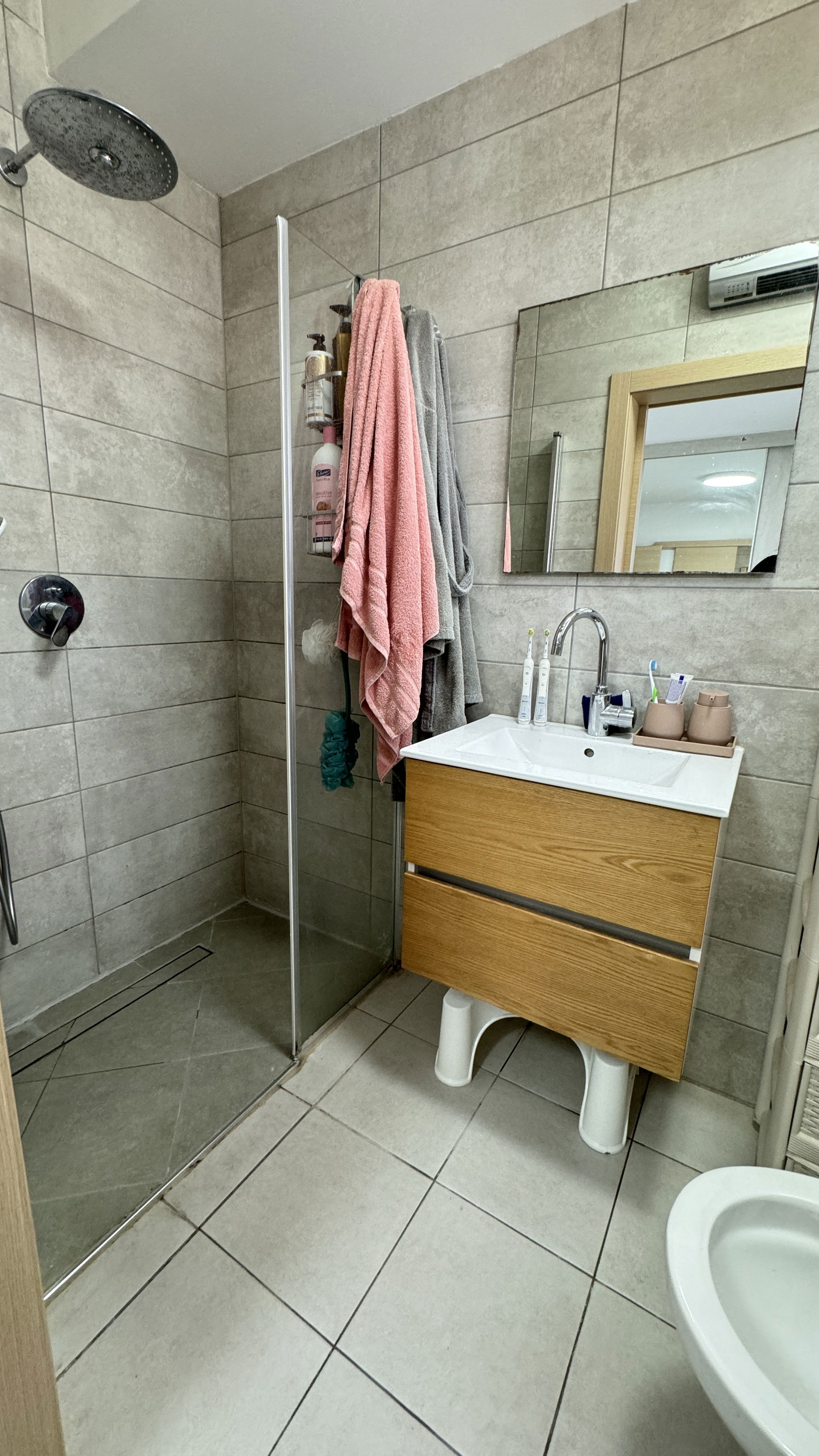 4-room apartment in the "Kermi Handiv" towers, Hagafen 2, Kiryat Malachi 1,970,000 NIS