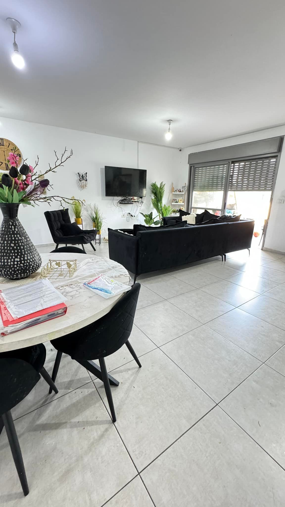 4-room apartment in the Kiryat Malachi camp neighborhood 1,770,000 NIS