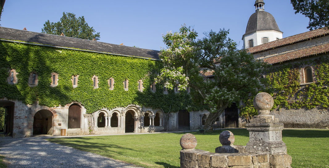 The Mauvezin fortified castle, the Escaladieu abbey, St Bertrand de Comminges, the house of the Lys in Arreau, the Templar chapel in Aragnouet, the Roumé chapel.