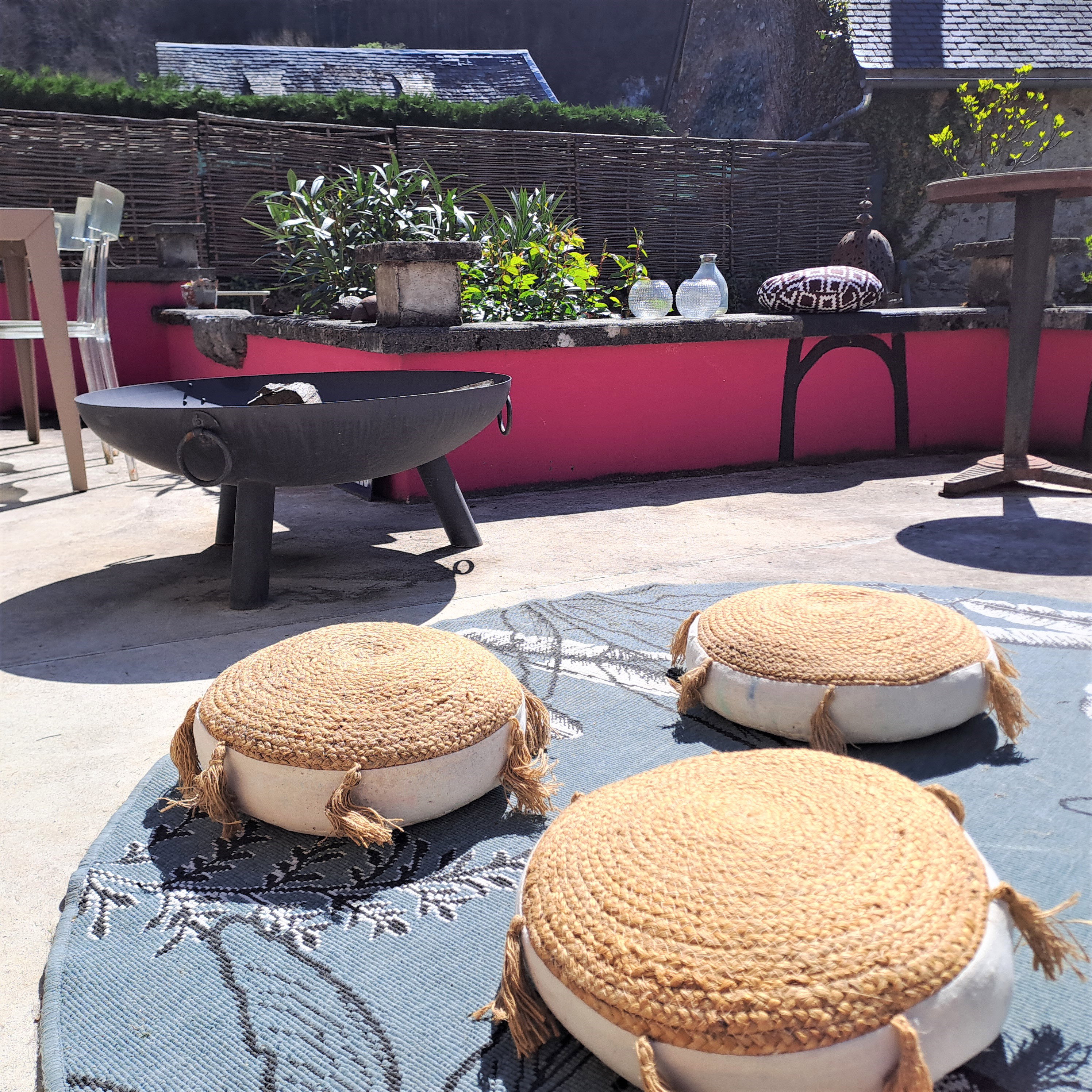 L’espace extérieur vous invite à la découverte et à la détente, pour des moments pleinement savoureux.