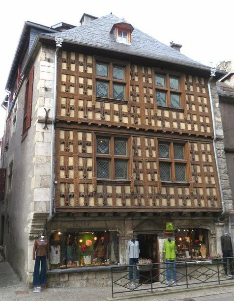 The Mauvezin fortified castle, the Escaladieu abbey, St Bertrand de Comminges, the house of the Lys in Arreau, the Templar chapel in Aragnouet, the Roumé chapel.