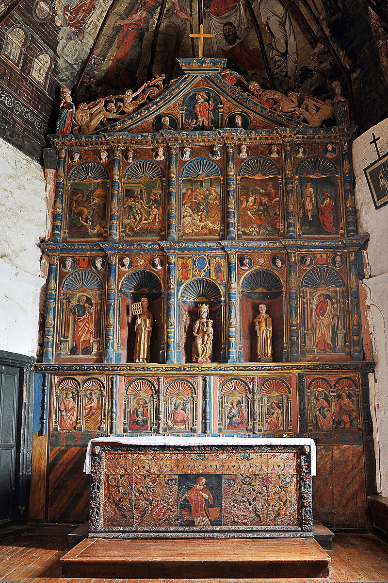 The little Amazon, the fortified castle of Montoussé, the Calvary of Mont Arès, the Pic du Midi de Bigorre, the altarpiece of the Church of Notre Dame de Jézeau, the chapel of Cieutat, the fountain of the 4 valleys.