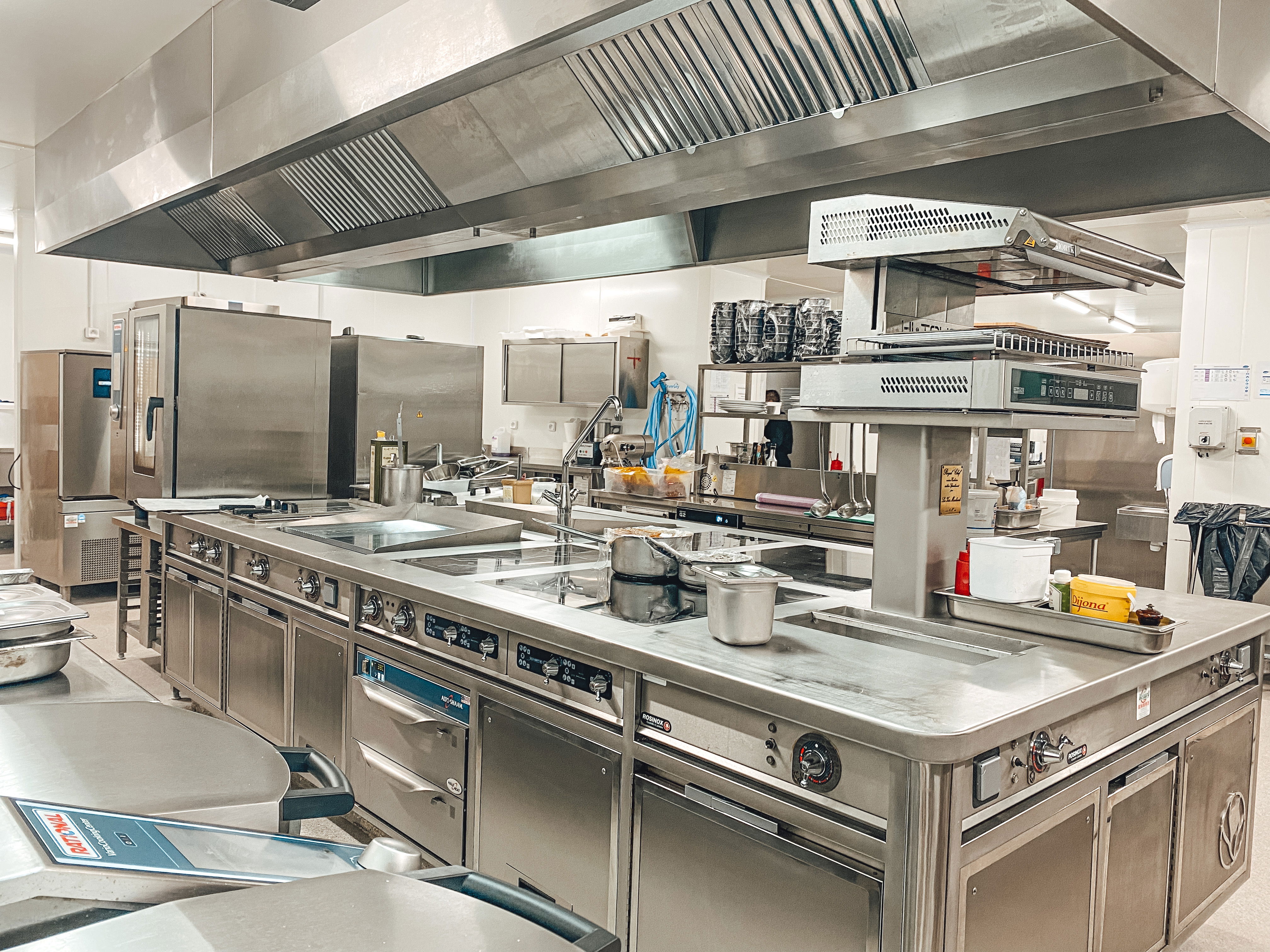 The 3 Merchants (41)