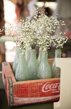 Utilizar botellas vacias para decorar un lindo evento - AMBIENTAMOS