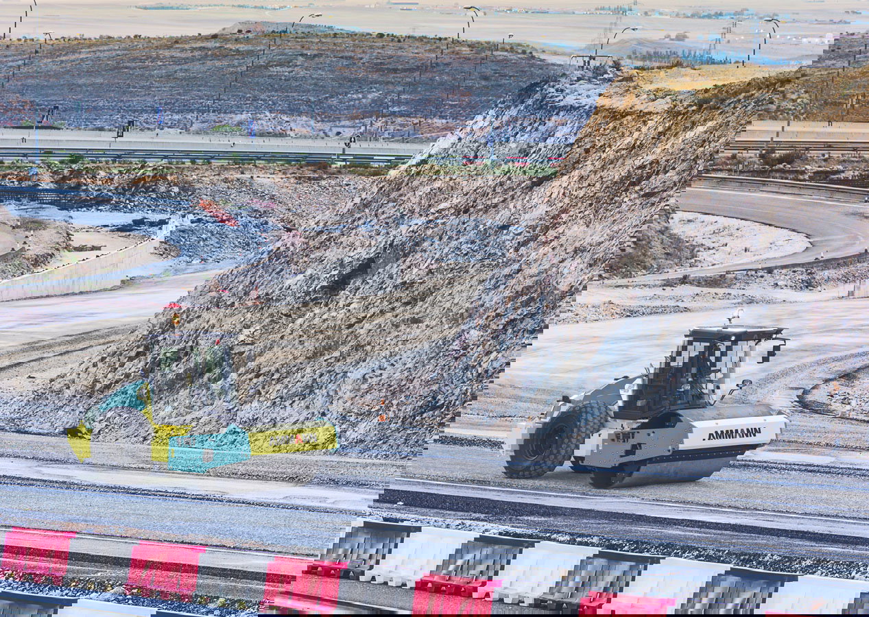 COMPACTARE SI NIVELARE