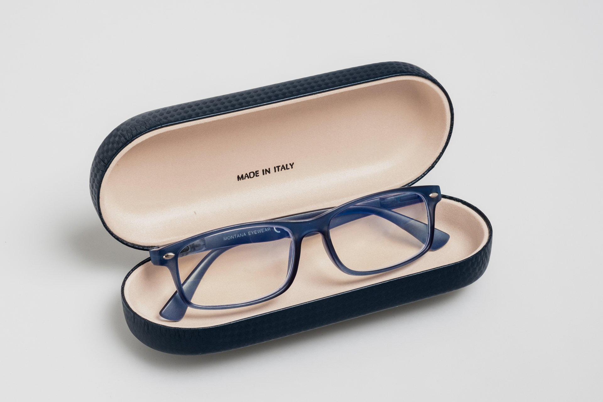 Art. 30 - Estuche rígido para gafas