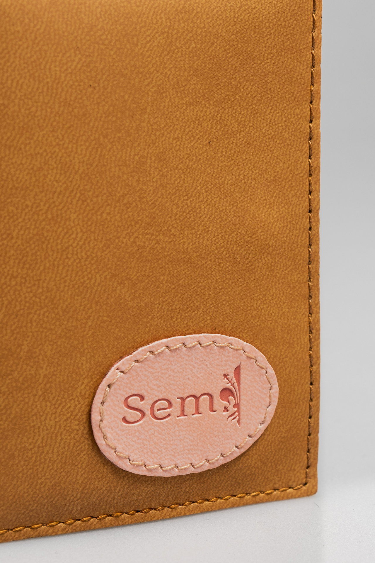 Art. 38 - Titular de la tarjeta