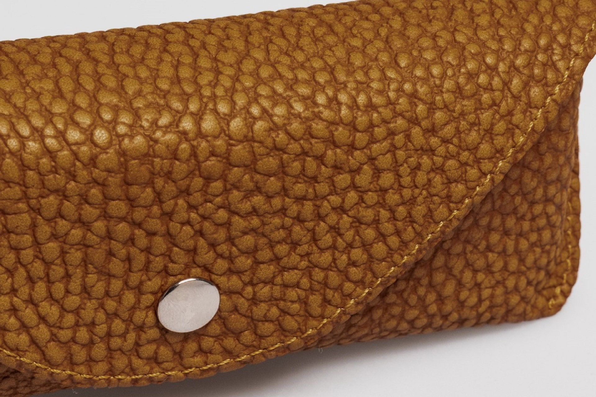 Art. V12 - Estuche semirrígido para gafas