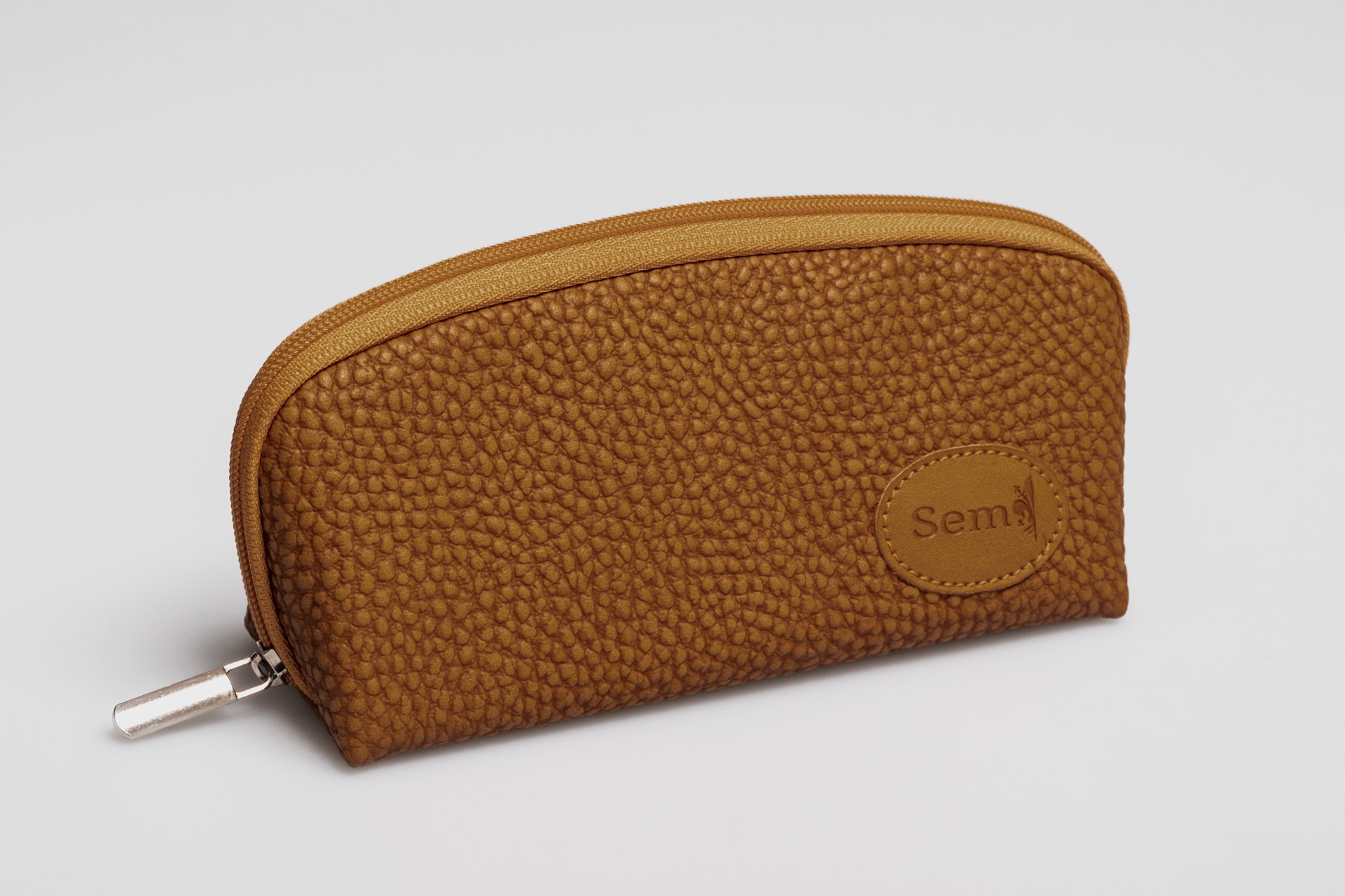 Art. 205 - Estuche semirrígido para anteojos