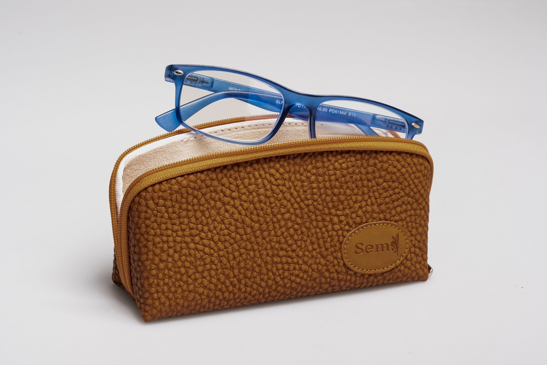 Art. 205 - Estuche semirrígido para anteojos