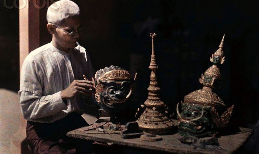 Fabrication de masques de danse traditionnelle khmère