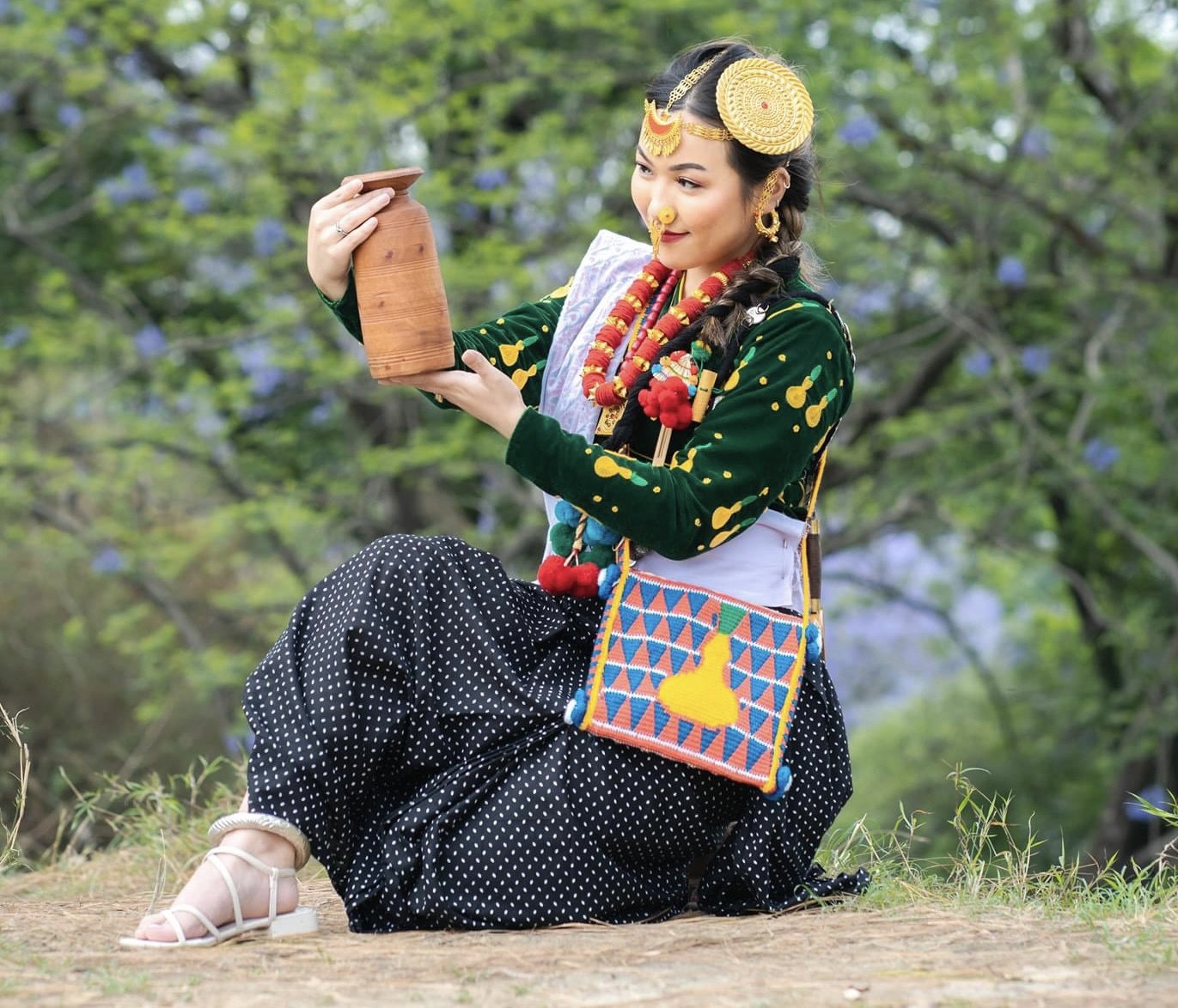 जातीय पोशाक