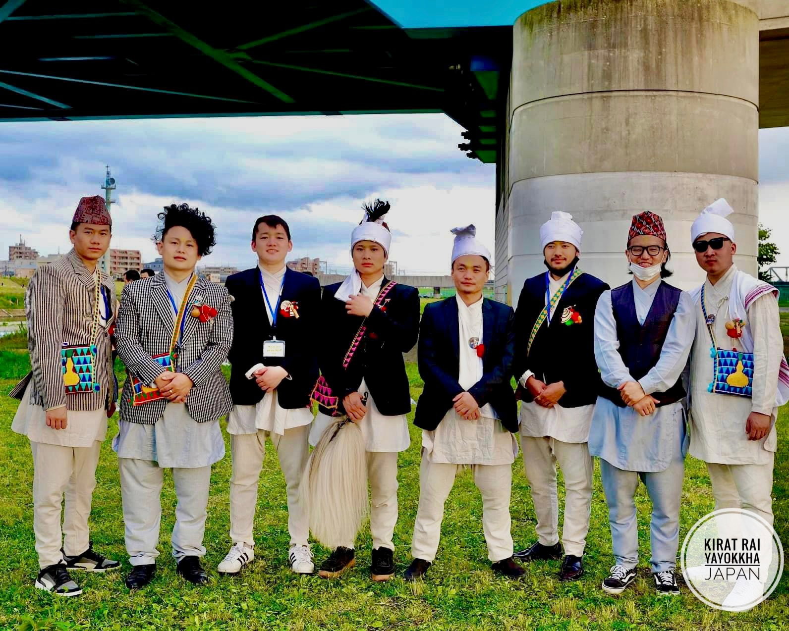 दौरा सुरुवालमा पुरुष