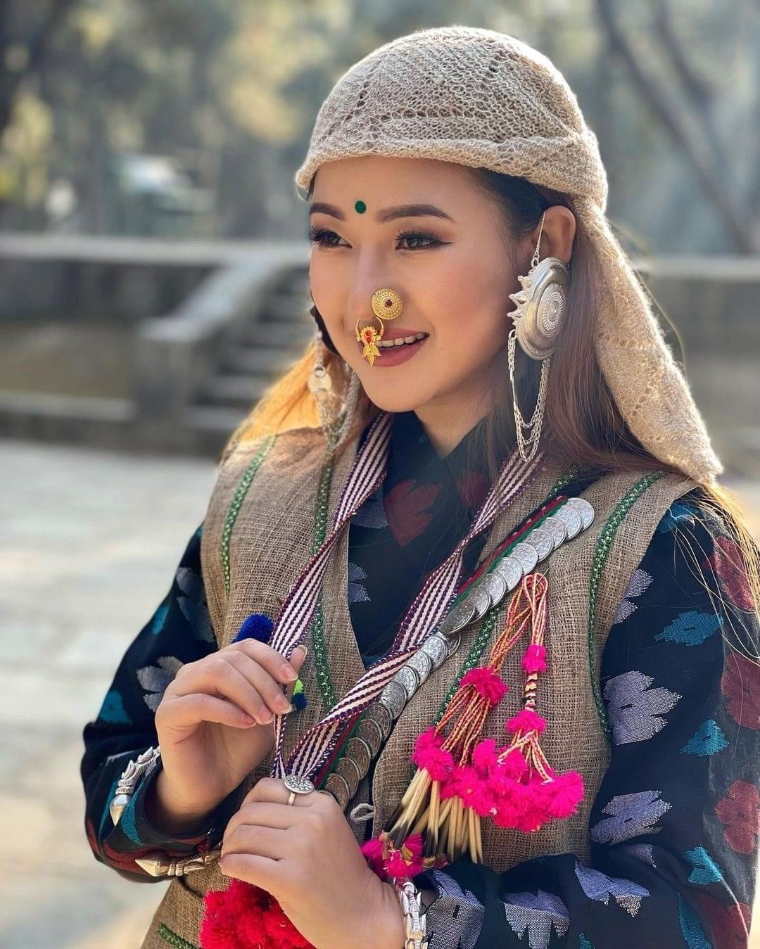 जातीय पोशाक