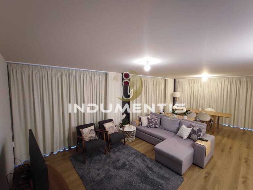 Double Curtain - Santo Tirso