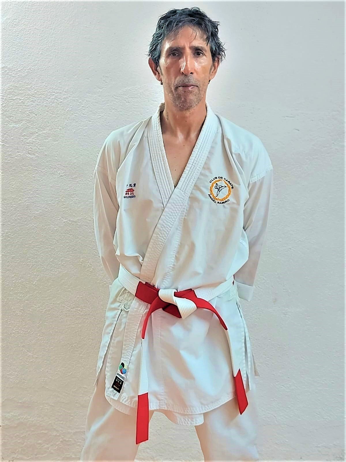 Ángel Ramiro, profesor de karate en ESC Las Rozas, 6º dan, campeón del mundo y 4 veces campeón de Europa.