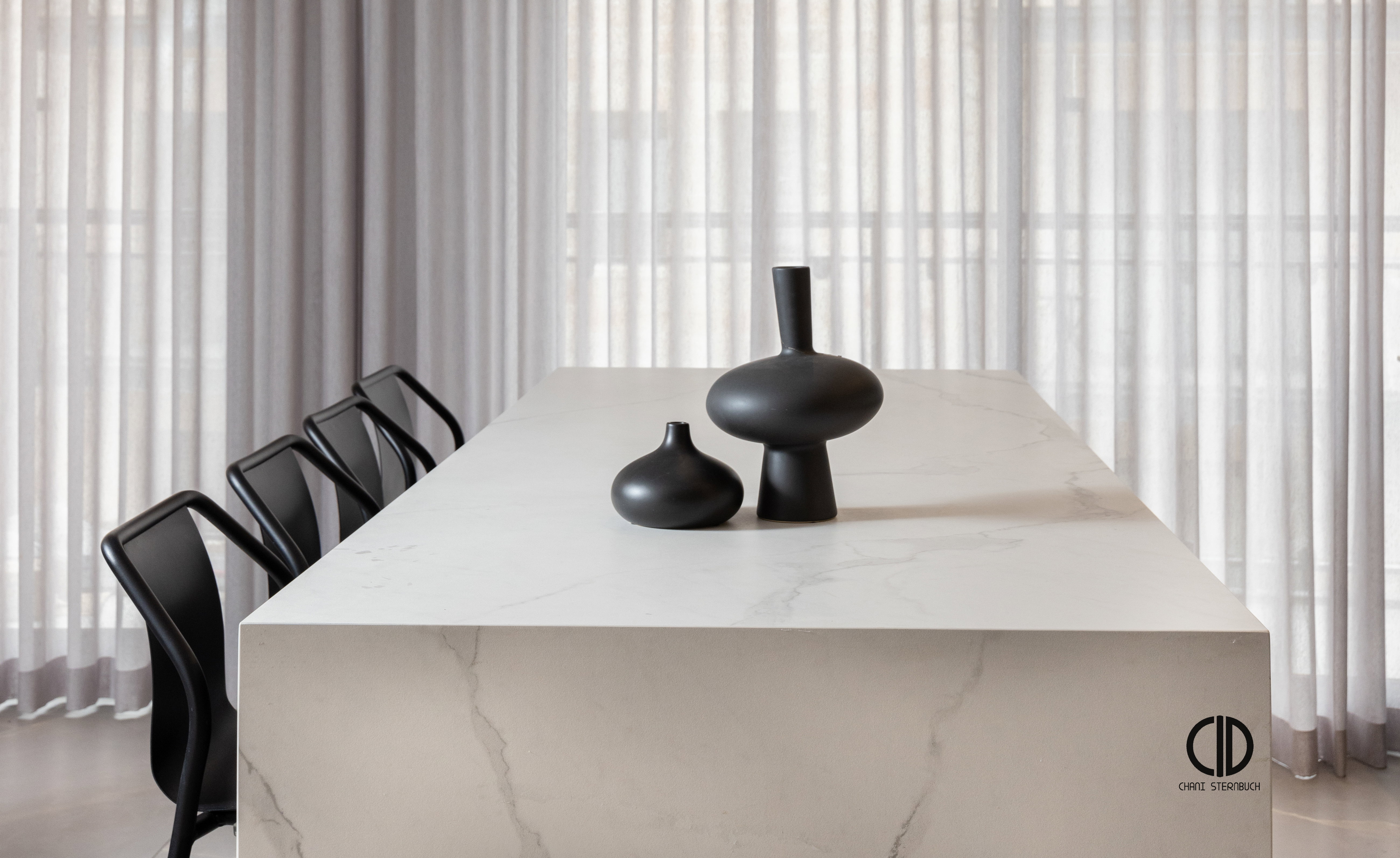 Exquisitely designed Agripas Airbnb apartment 1