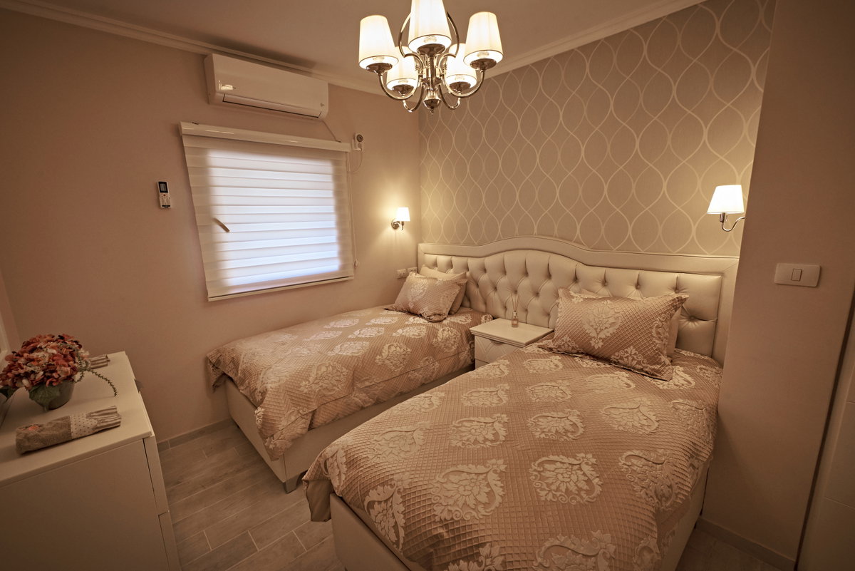 Traditional, Pretty apartment Banit