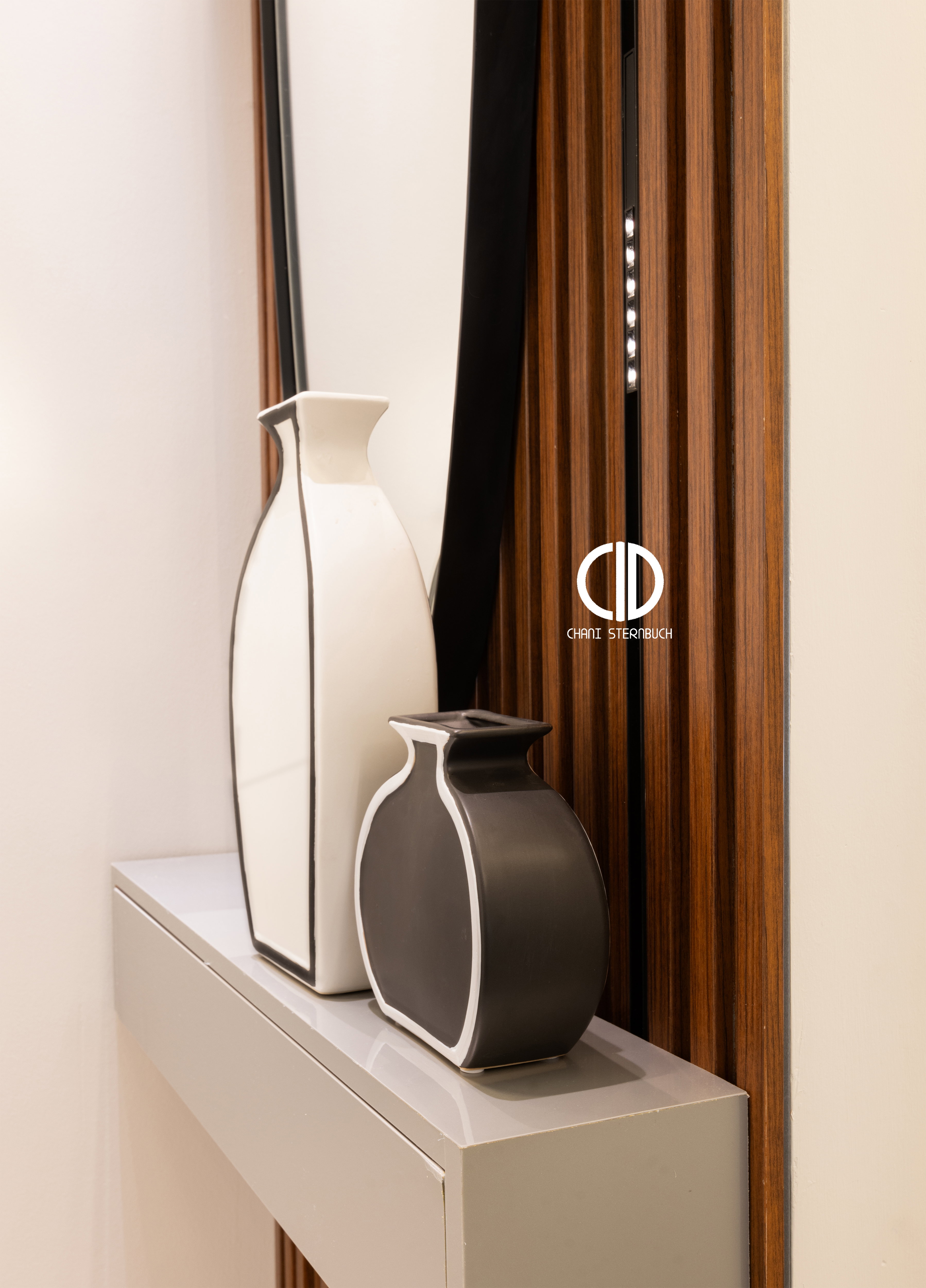 Exquisitely designed Agripas Airbnb apartment 1
