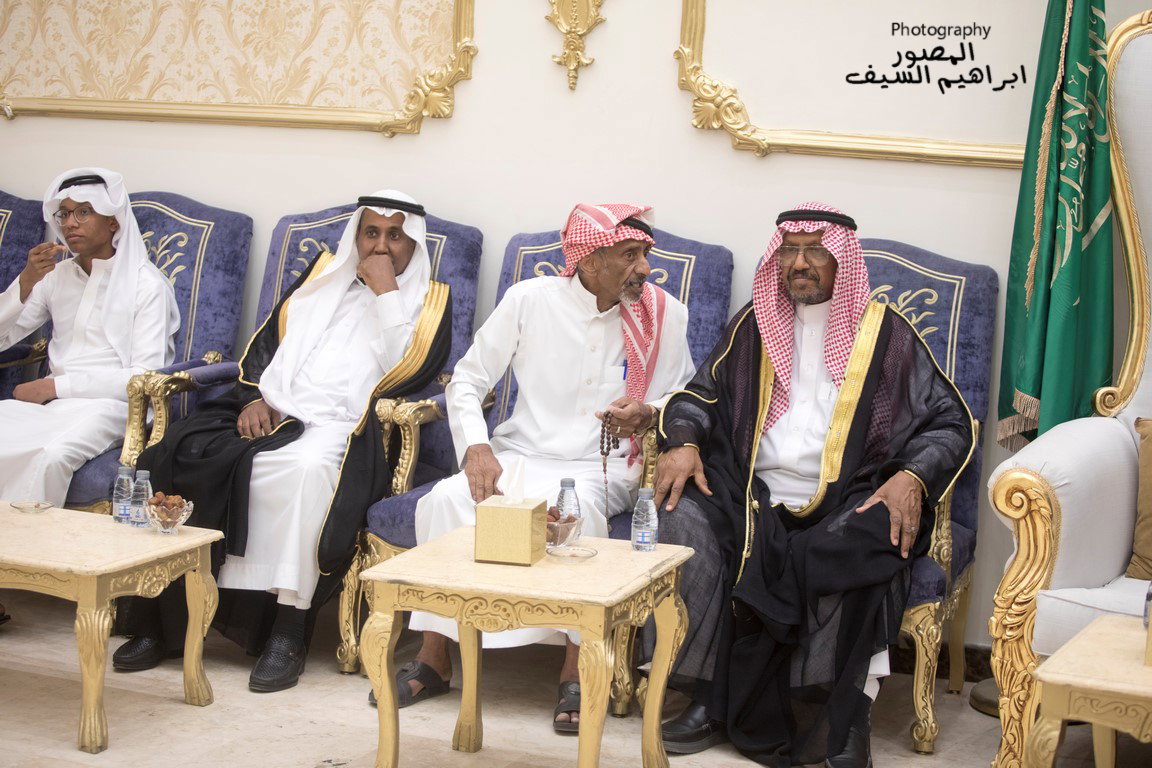 الرزقان يحتفلون في زواج أبنتهم