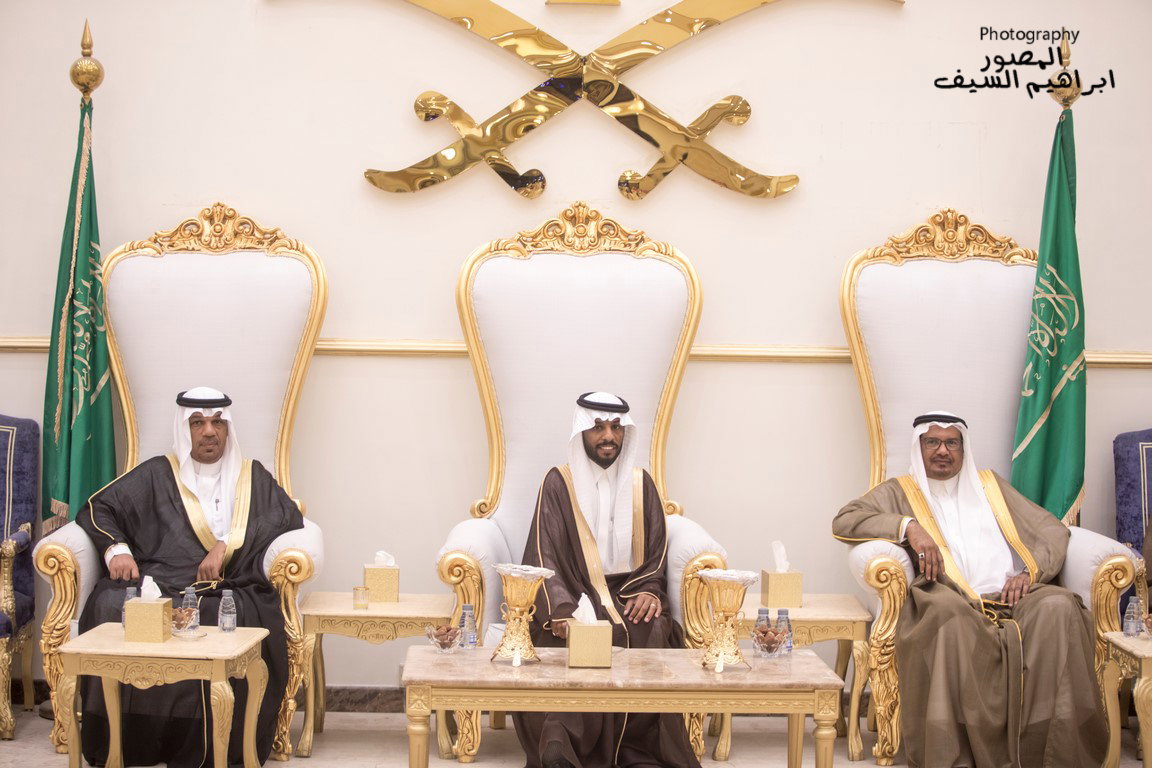 الرزقان يحتفلون في زواج أبنتهم