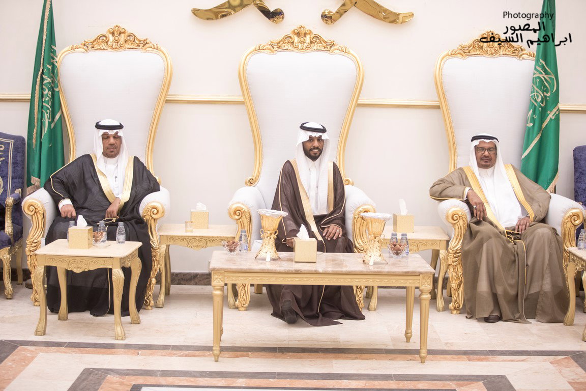 الرزقان يحتفلون في زواج أبنتهم