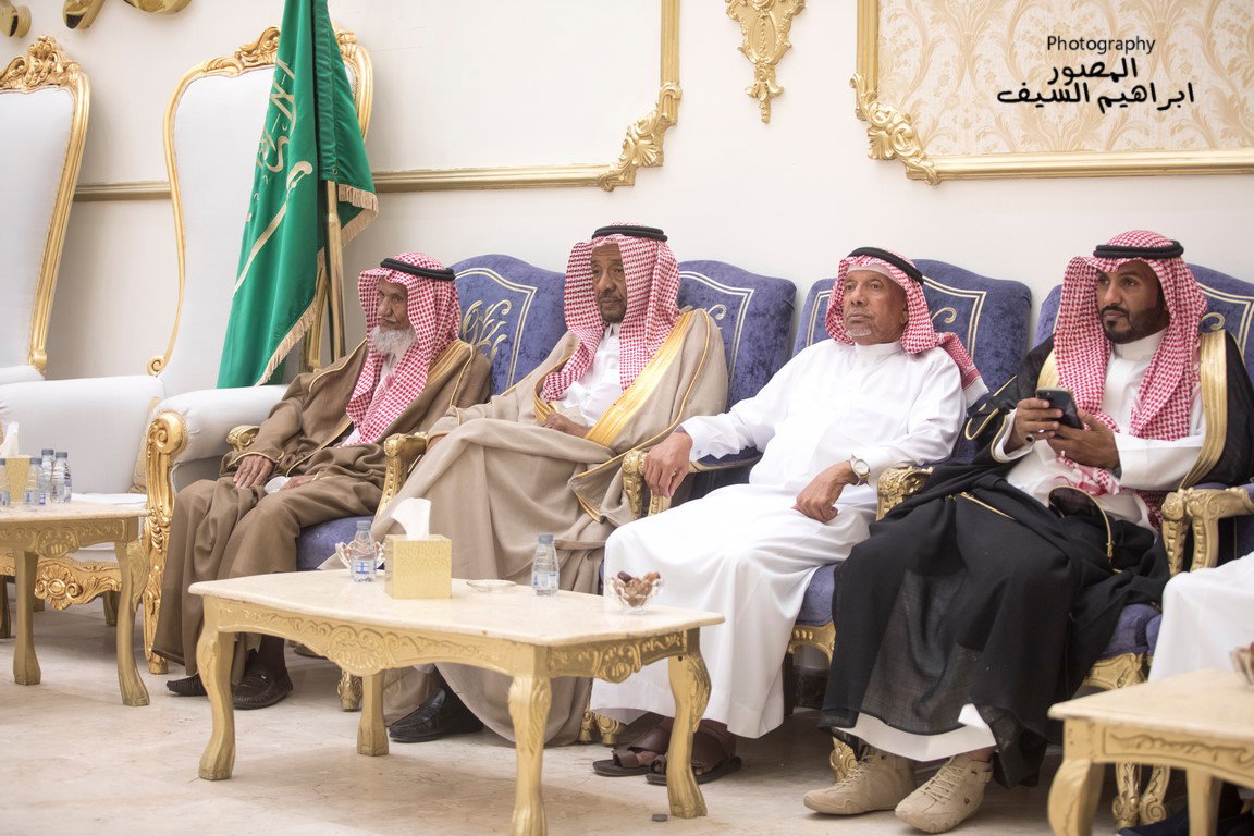 الرزقان يحتفلون في زواج أبنتهم