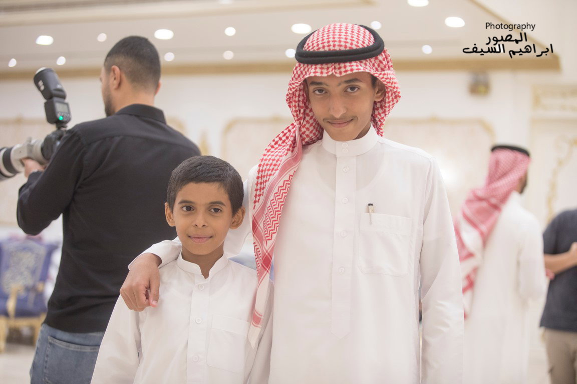 الرزقان يحتفلون في زواج أبنتهم