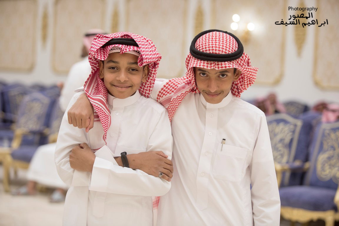 الرزقان يحتفلون في زواج أبنتهم