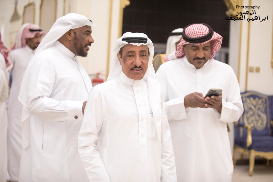 الرزقان يحتفلون في زواج أبنتهم