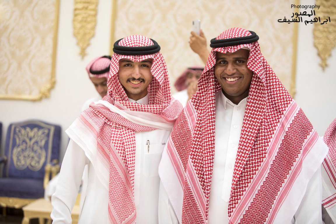 الرزقان يحتفلون في زواج أبنتهم